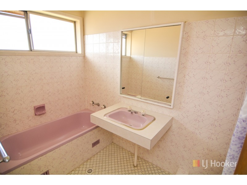 49 Rifle Parade, Lithgow NSW 2790