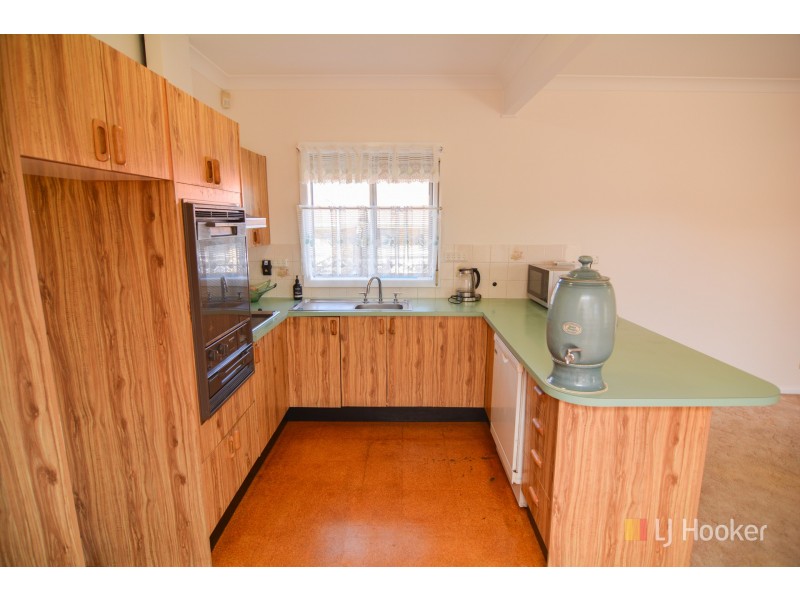 20 Rifle Parade, Lithgow NSW 2790