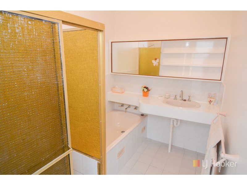 20 Rifle Parade, Lithgow NSW 2790