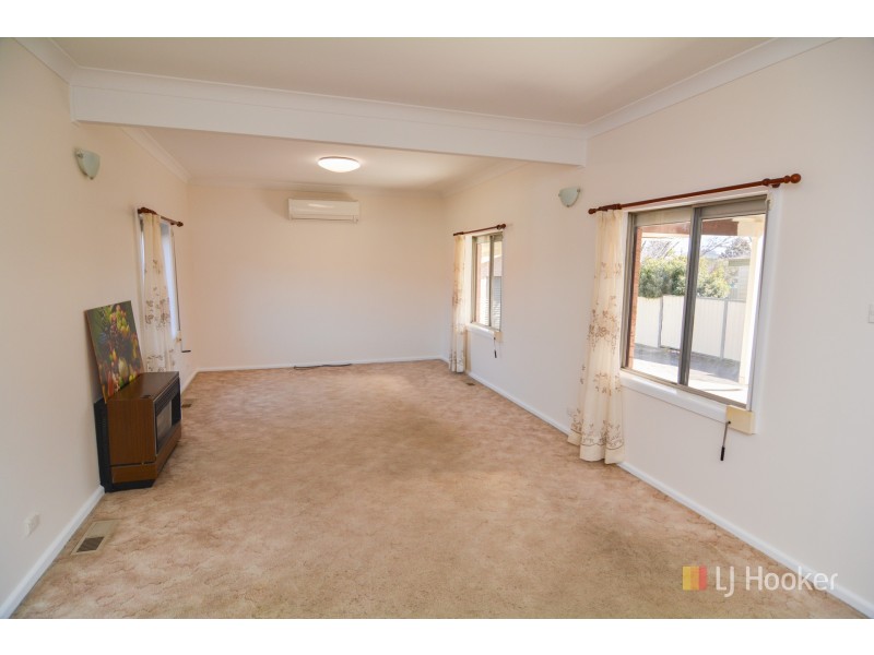 20 Rifle Parade, Lithgow NSW 2790