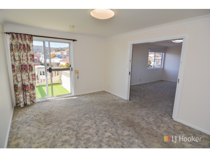 20 Rifle Parade, Lithgow NSW 2790