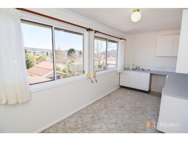 20 Rifle Parade, Lithgow NSW 2790