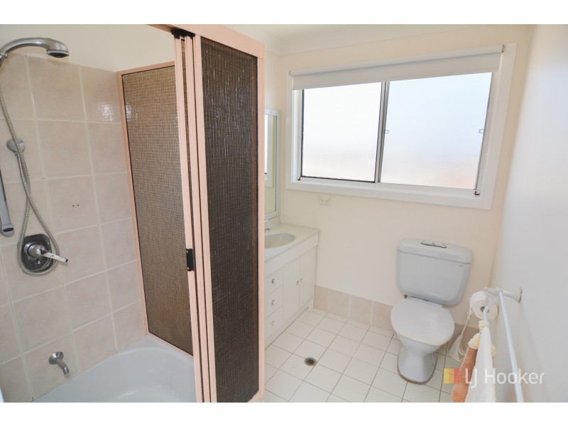 20 Rifle Parade, Lithgow NSW 2790