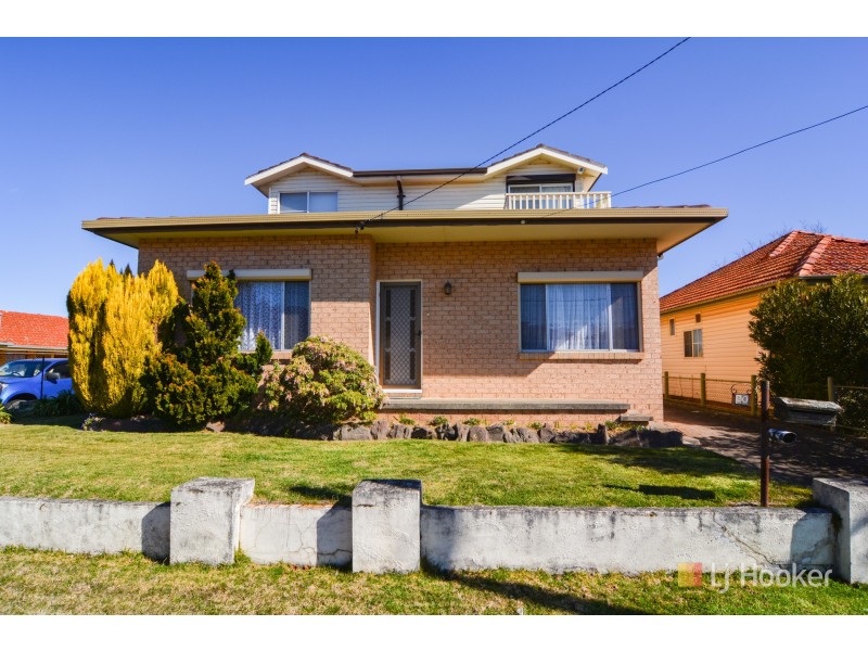 20 Rifle Parade, Lithgow NSW 2790