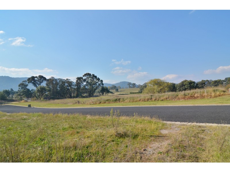 5 Reserve Road, Marrangaroo NSW 2790