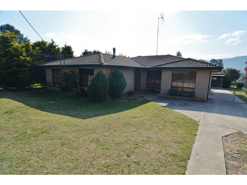 5 Reserve Road, Marrangaroo NSW 2790