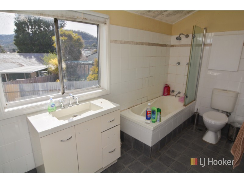 25 Inner Crescent, Lithgow NSW 2790