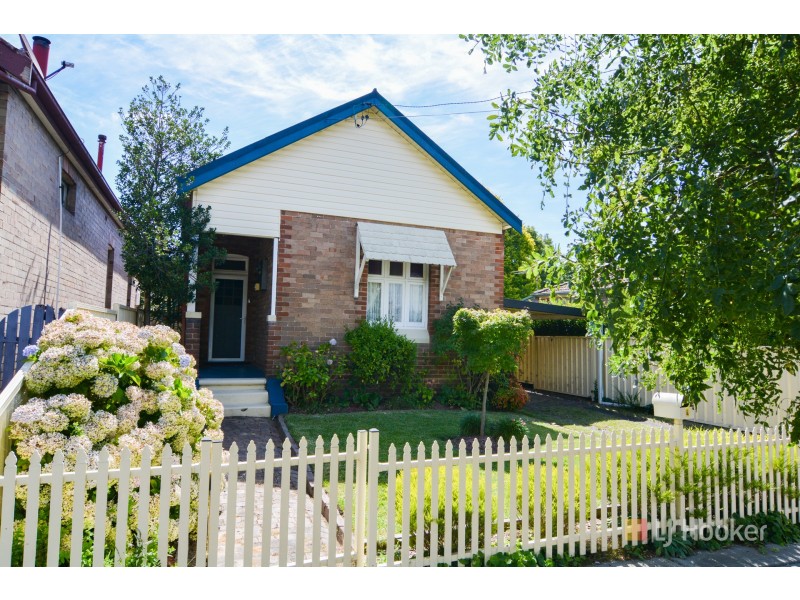 4 Academy Street, Lithgow NSW 2790