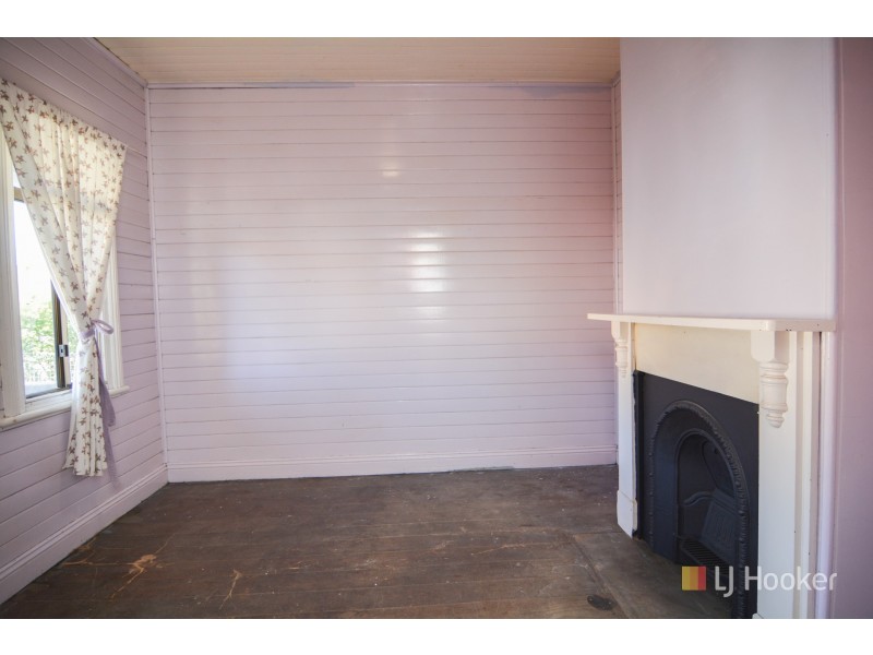 186 Inch Street, Lithgow NSW 2790