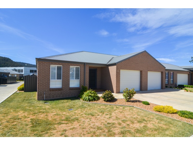 13 Hoskins Avenue, Lithgow NSW 2790