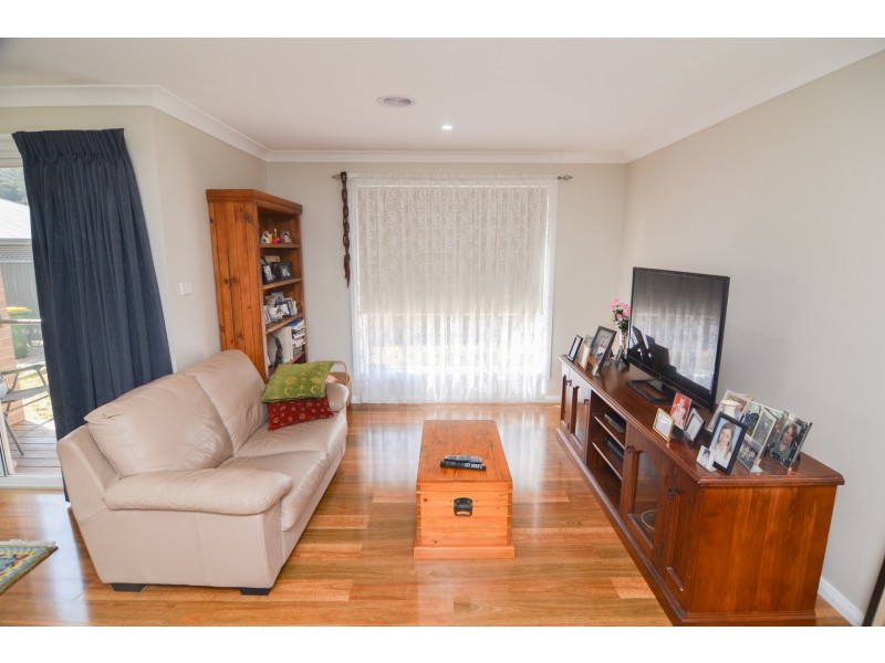 13 Hoskins Avenue, Lithgow NSW 2790