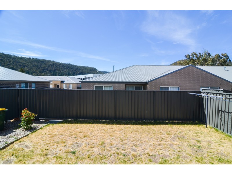 13 Hoskins Avenue, Lithgow NSW 2790