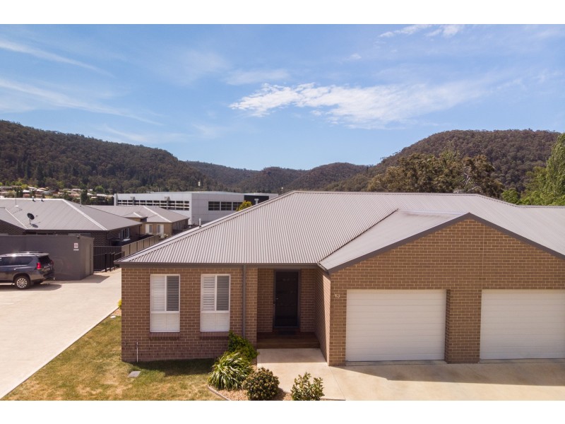 13 Hoskins Avenue, Lithgow NSW 2790