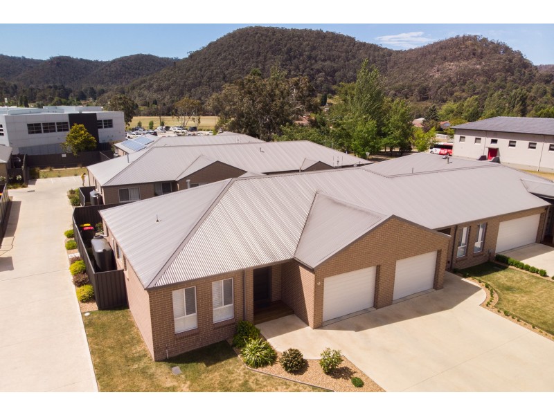 13 Hoskins Avenue, Lithgow NSW 2790