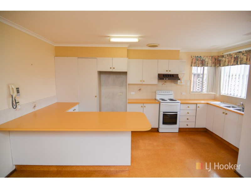 74 Rifle Parade, Lithgow NSW 2790
