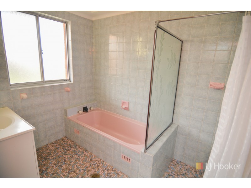 74 Rifle Parade, Lithgow NSW 2790