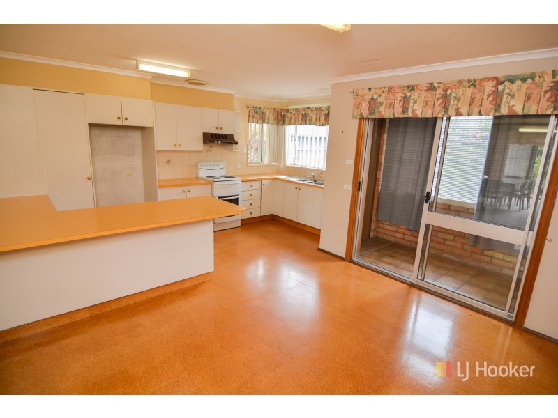 74 Rifle Parade, Lithgow NSW 2790