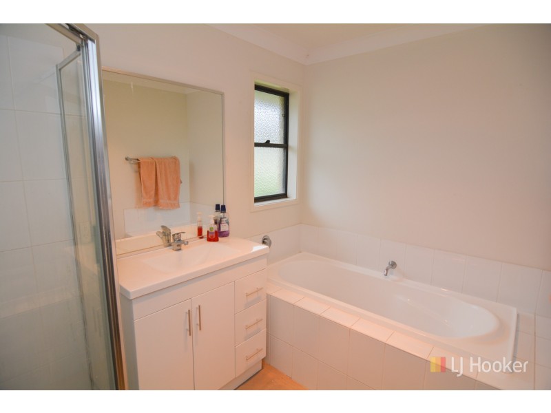 66 Cary Avenue, Wallerawang NSW 2845