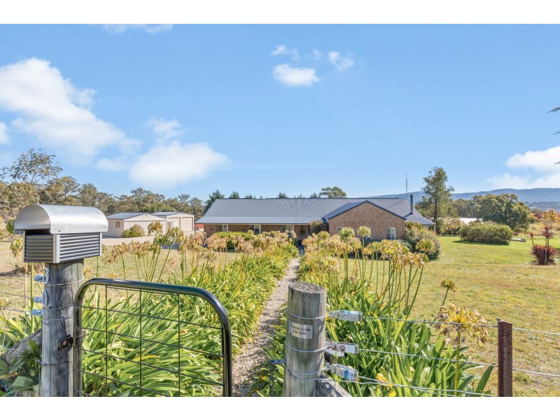 30 Carroll Drive, Hartley NSW 2790