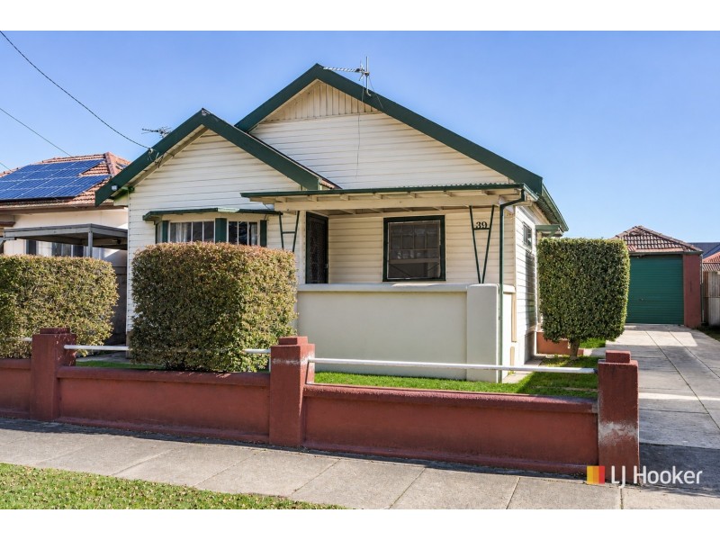 39 Martini Parade, Lithgow NSW 2790