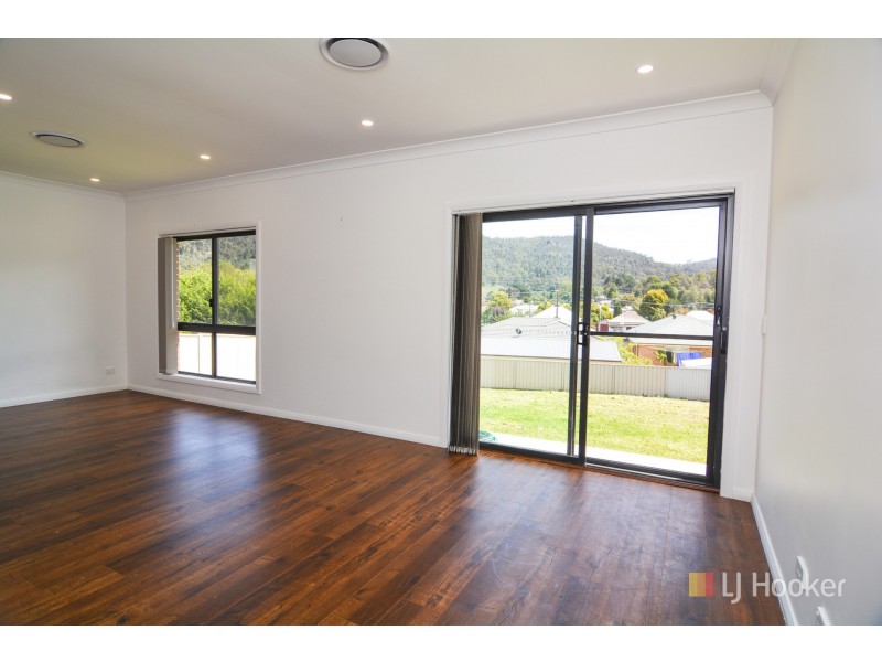 13 Henderson Place, Lithgow NSW 2790