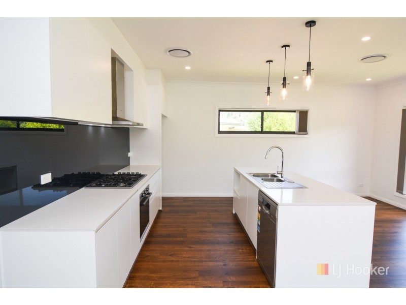 13 Henderson Place, Lithgow NSW 2790