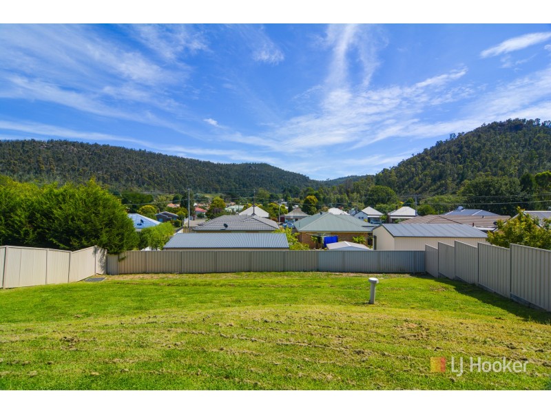13 Henderson Place, Lithgow NSW 2790