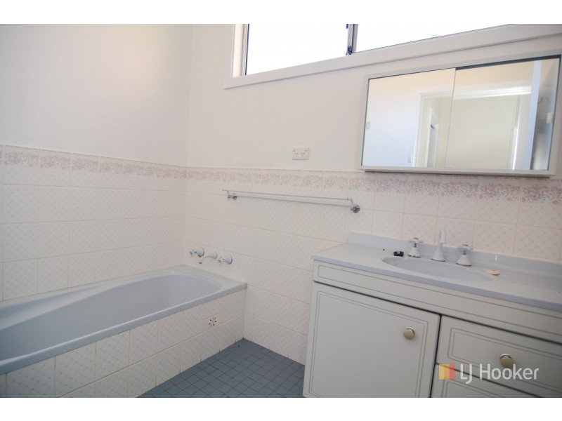 70 Ferro Street, Lithgow NSW 2790