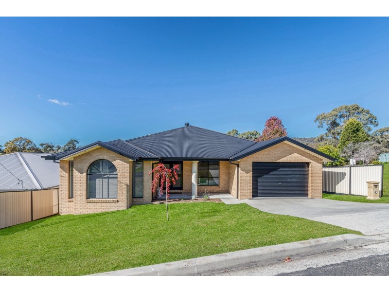 11 Purchas Street, Portland NSW 2847