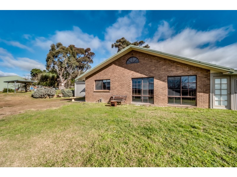 364 Thompsons Creek Road, Pipers Flat NSW 2847