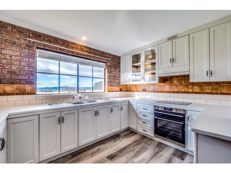 364 Thompsons Creek Road, Pipers Flat NSW 2847