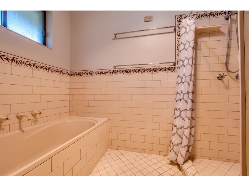 364 Thompsons Creek Road, Pipers Flat NSW 2847