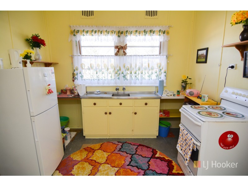 12 Sandford Avenue, Lithgow NSW 2790