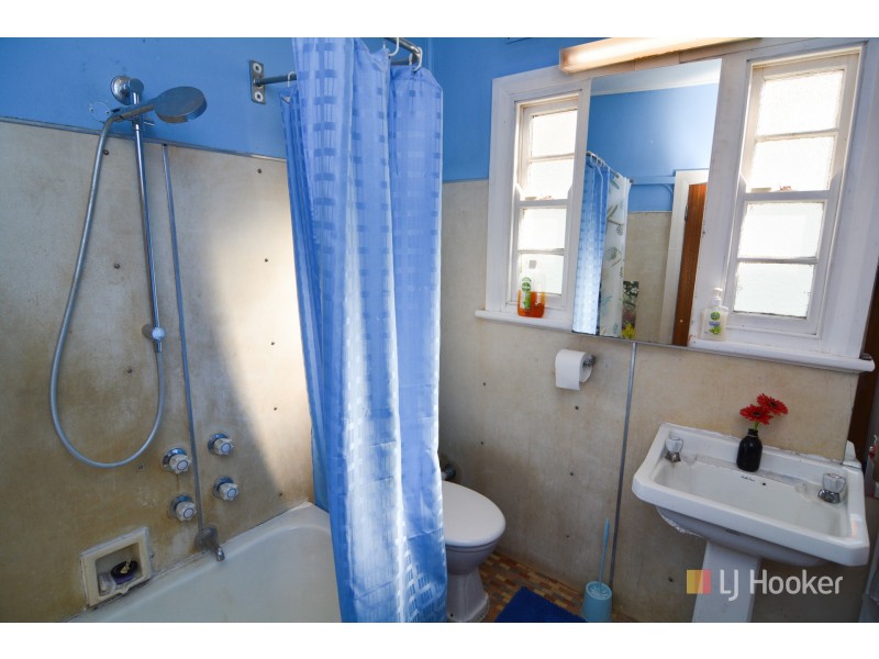 12 Sandford Avenue, Lithgow NSW 2790