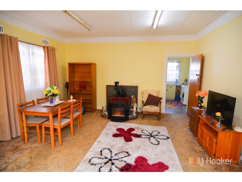 12 Sandford Avenue, Lithgow NSW 2790