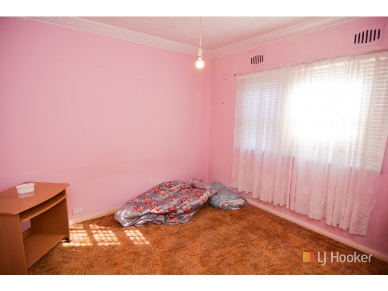 12 Sandford Avenue, Lithgow NSW 2790