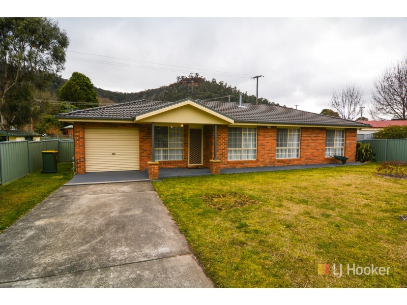12 Mortlock Close, Lithgow NSW 2790