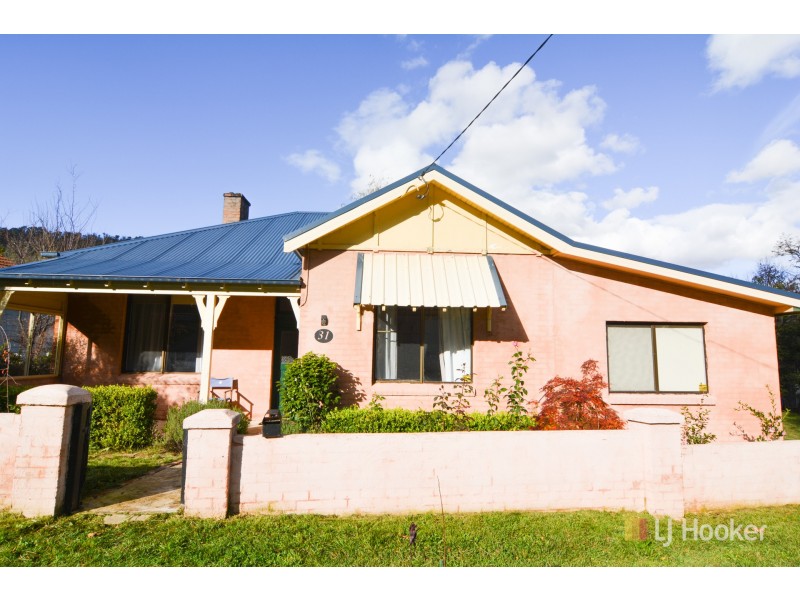 31 Macauley Street, Lithgow NSW 2790