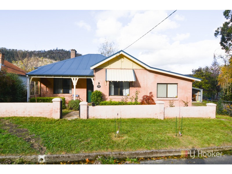31 Macauley Street, Lithgow NSW 2790