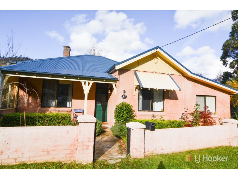31 Macauley Street, Lithgow NSW 2790