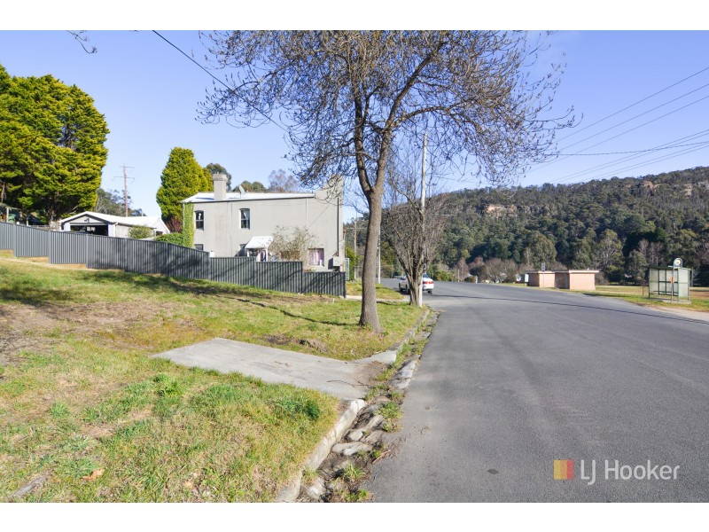 27 Bells Road, Lithgow NSW 2790