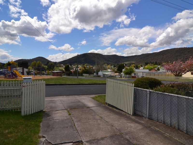 20 Inner Crescent, Lithgow NSW 2790