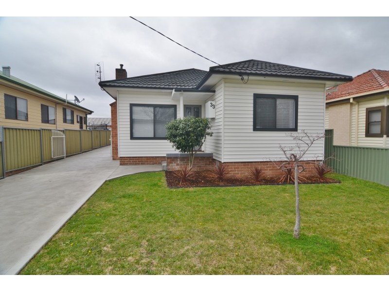 33 Martini Parade, Lithgow NSW 2790