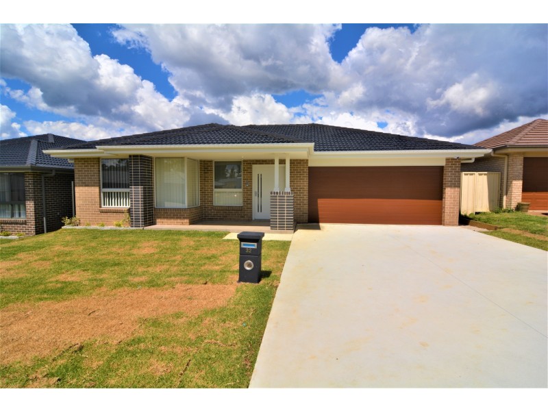 32 Henning Crescent, Wallerawang NSW 2845