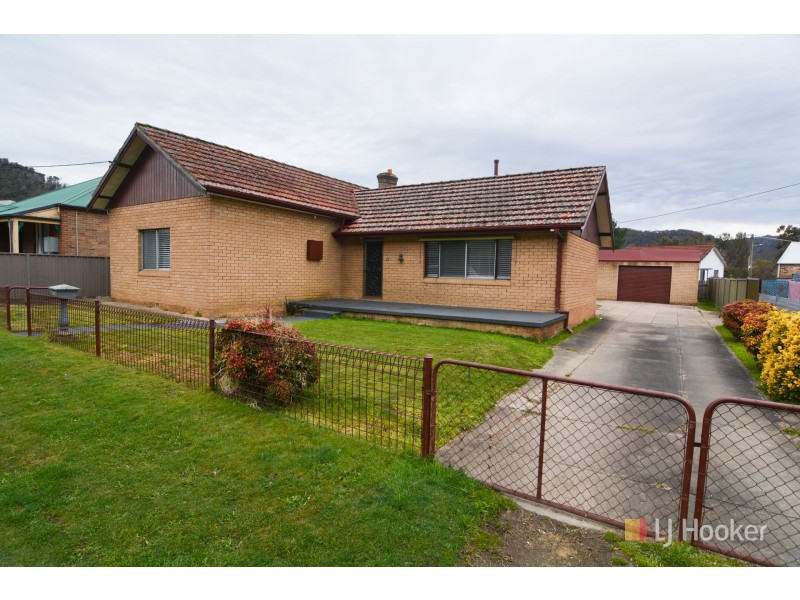 11 Macauley Street, Lithgow NSW 2790