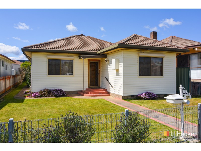 39 Enfield Avenue, Lithgow NSW 2790