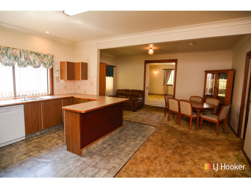 39 Enfield Avenue, Lithgow NSW 2790