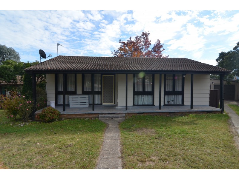 29 Maple Crescent, Lithgow NSW 2790