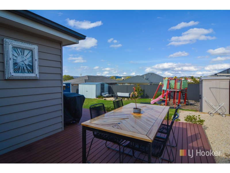 8 Henning Crescent, Wallerawang NSW 2845
