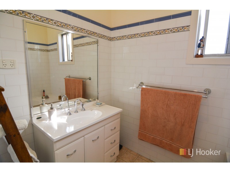 13 Chifley Road, Lithgow NSW 2790